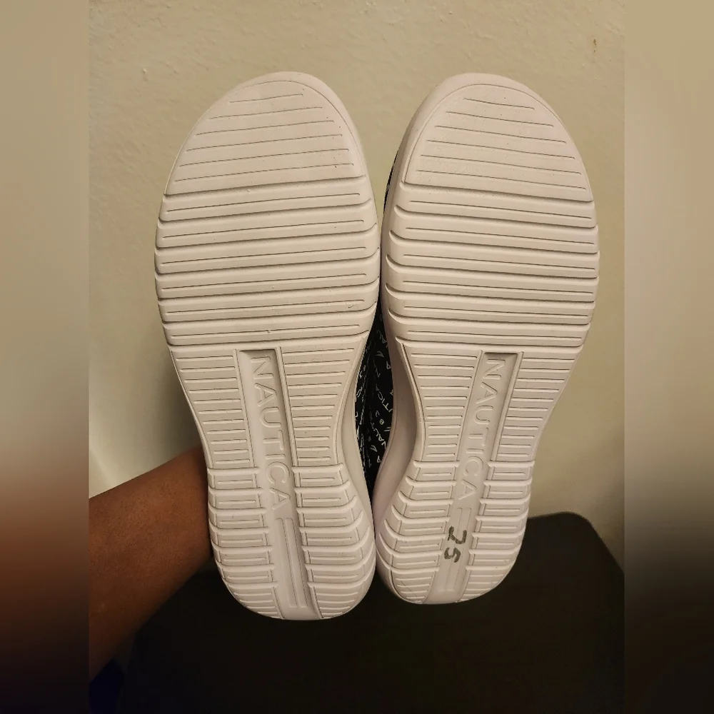 Nautica Women's Sneakers Size 8 - Picture 9 of 10